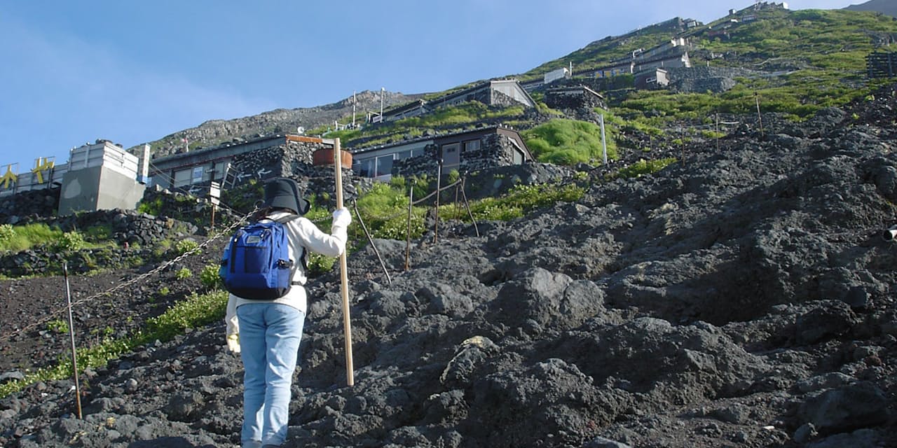 富士山にあふれる外国人 なぜ登る ホントの気持ち Woman Smart Nikkei Style