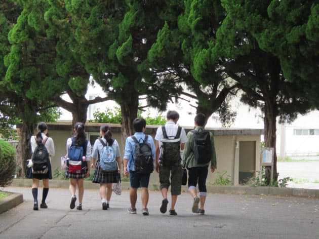 高3男女が大縄飛び 仲良く下校も 塾も驚く 超名門 筑波大付属高生の素顔 Nikkei Style 高3男女が大縄飛び 仲良く下校も 塾も驚く 超名門 筑波大付属高生の素顔 Nikkei Style