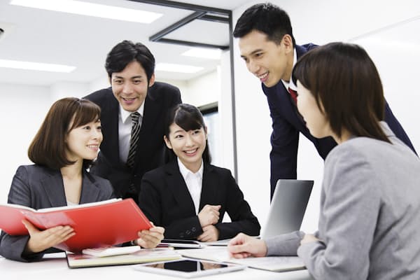 嫌いな人 との接し方 期待を捨てれば腹も立たない Nikkei Style 嫌いな人 との接し方 期待を捨てれば腹も立たない Nikkei Style