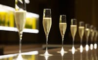 シャンパンを時間制で飲み放題にする「フリーフロー」が人気になっている（写真はANAインターコンチネンタルホテル内にあるシャンパン・バー）