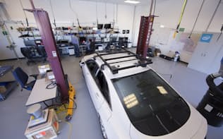 アリゾナ州チャンドラーにあるIntelのAdvanced Vehicle Labで開発中の自動運転の実験車の1つ。同社の写真