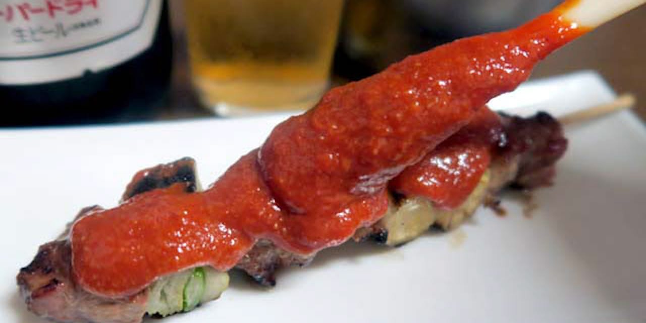 東松山やきとり 豚カシラ肉 辛いみそだれたっぷりで Nikkei Style