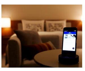 京王プラザホテル ご宿泊客にスマートフォンの無料貸出サービスを開始 日本経済新聞