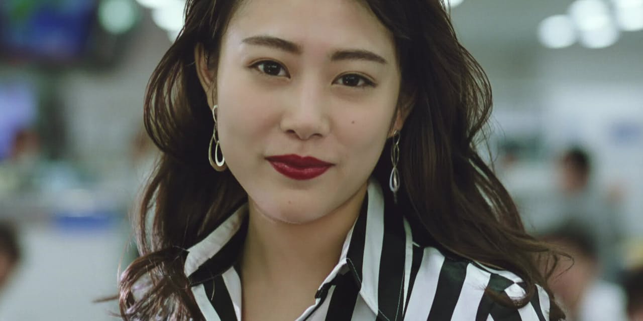 高畑充希 ブルゾンなりきりに絶賛 ドコモcm2位 エンタメ Nikkei Style