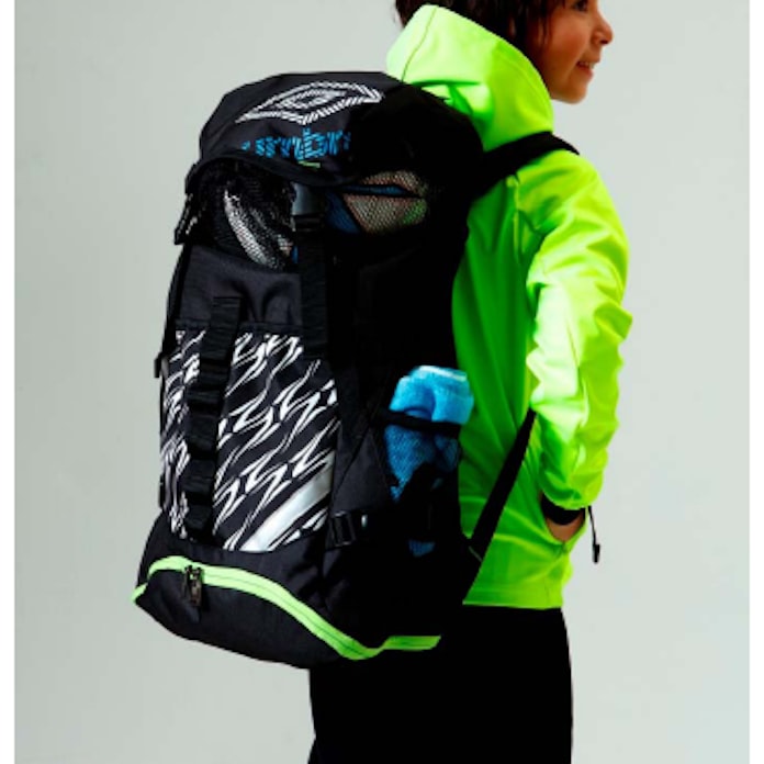 デサント子会社 アンブロ よりサッカー用バックパックを発売 日本経済新聞 デサント子会社 アンブロ よりサッカー用バックパックを発売 日本経済新聞