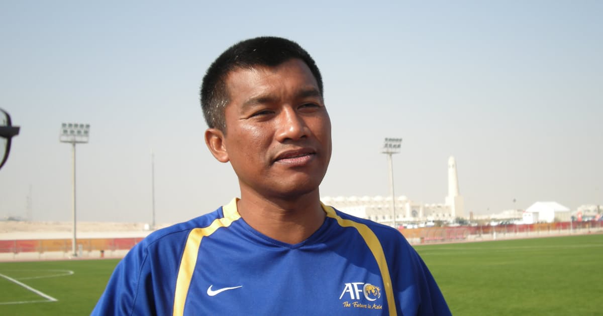 審判受難の時代 サッカーアジア杯で相次ぐ微妙な判定 日本経済新聞 審判受難の時代 サッカーアジア杯で相次ぐ微妙な判定 日本経済新聞