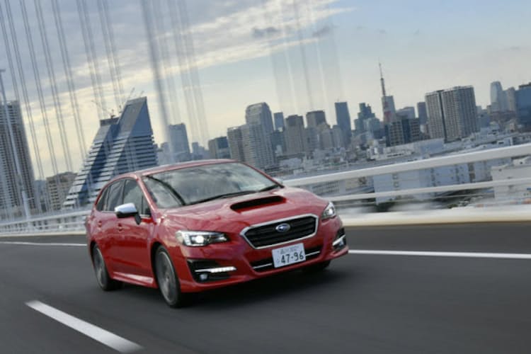 スバル最新アイサイト 首都高で試走 精度に驚き Nikkei Style スバル最新アイサイト 首都高で試走 精度に驚き Nikkei Style