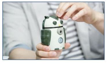 オートバックスセブン 手乗りフクロウ型ロボット Zukku をマーケティングに活用 日本経済新聞