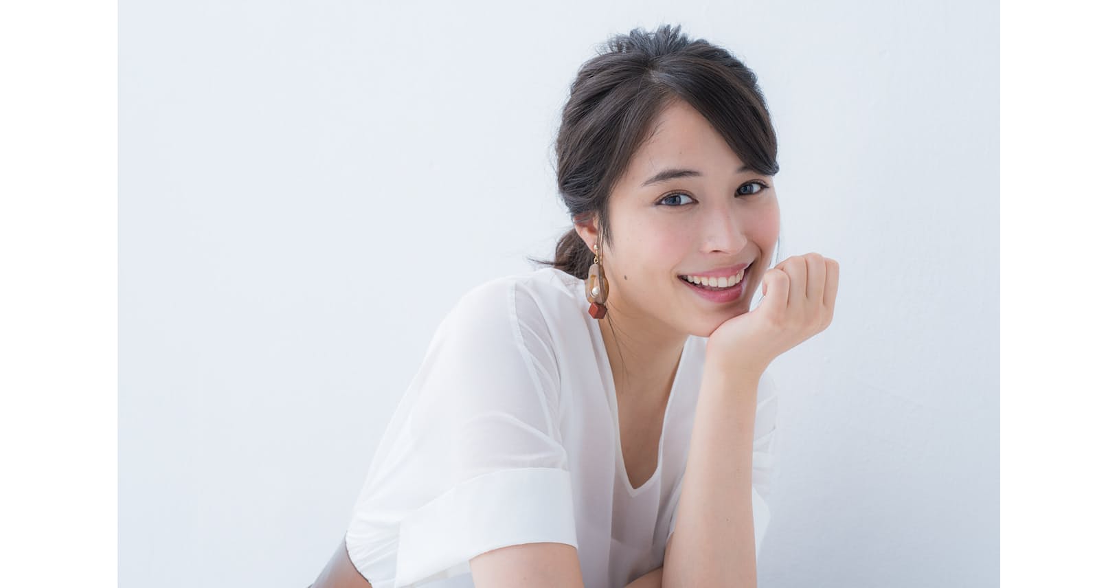 広瀬アリス 青年マンガに夢中 ロケには40冊持参 Nikkei Style 広瀬アリス 青年マンガに夢中 ロケには40冊持参 Nikkei Style