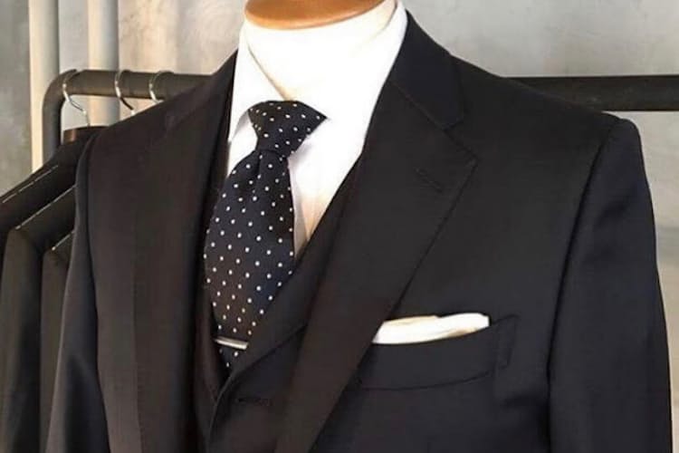 それじゃ残念な人 最低知っておくべきスーツのルール Nikkei Style それじゃ残念な人 最低知っておくべきスーツのルール Nikkei Style