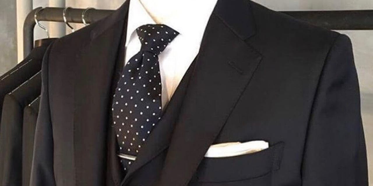 それじゃ残念な人 最低知っておくべきスーツのルール Nikkei Style それじゃ残念な人 最低知っておくべきスーツのルール Nikkei Style