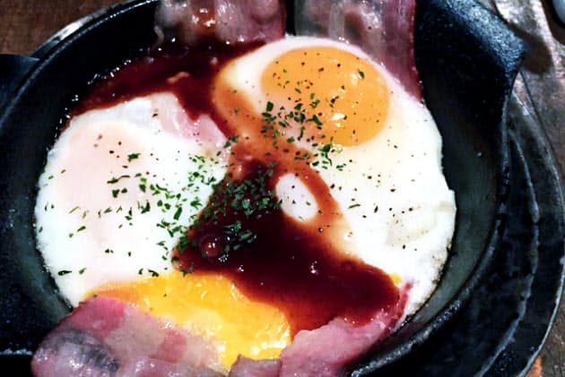 目玉焼きには何をかけますか 千差万別 譲れぬ作法 Nikkei Style 目玉焼きには何をかけますか 千差万別 譲れぬ作法 Nikkei Style