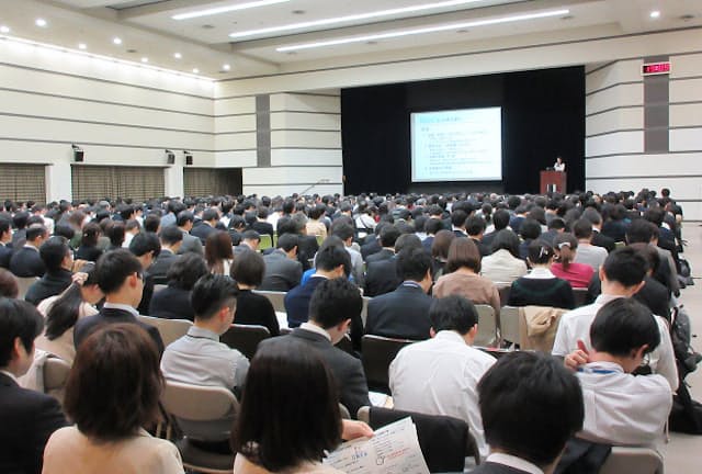 10月25日、中央官庁に勤務する全職員を対象に行われた「霞が関iDeCoセミナー」で筆者が講演を行った