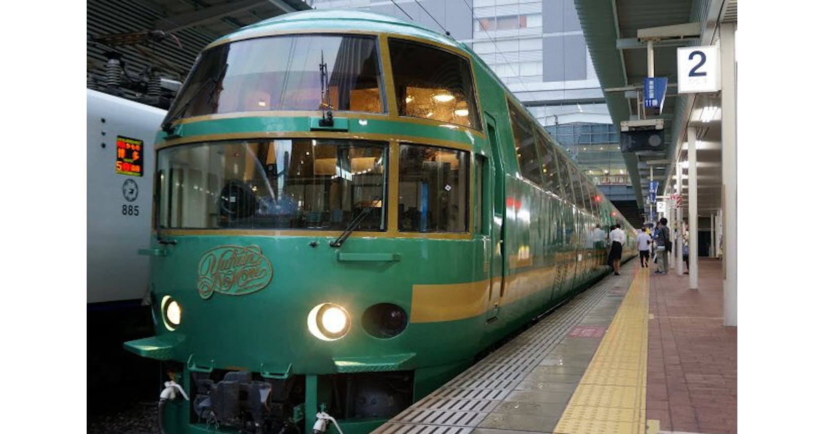 苦肉の 九州ノロノロ特急 誕生 歓迎したのは訪日客 Nikkei Style 苦肉の 九州ノロノロ特急 誕生 歓迎したのは訪日客 Nikkei Style