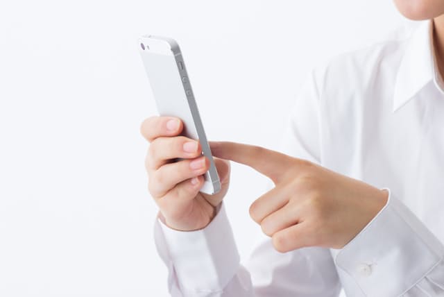 簡単スマホ術 電話はスライドで応答 拒否もok Nikkei Style 簡単スマホ術 電話はスライドで応答 拒否もok Nikkei Style