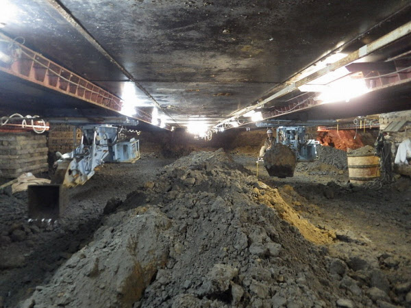 地下46mに300万冊納める東大の新図書館 日本経済新聞 地下46mに300万冊納める東大の新図書館 日本経済新聞