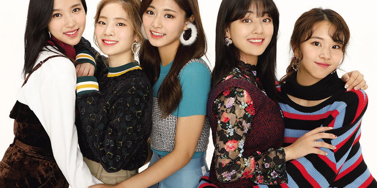 忙しい日々が絆を深める Twice 指なら簡単 まねしやすいダンス が強み Nikkei Style 忙しい日々が絆を深める Twice 指なら簡単 まねしやすいダンス が強み Nikkei Style