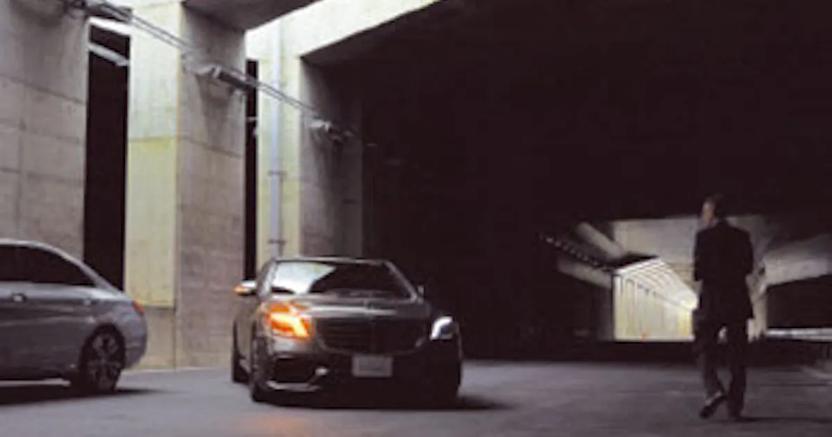 スマホ操作で駐車できるベンツ なりすまし問題を解決 日本経済新聞 スマホ操作で駐車できるベンツ なりすまし問題を解決 日本経済新聞