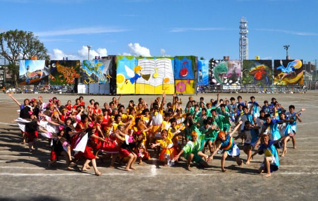 成績下位でも自信満々の湘南高生 ソフトバンク球団社長 孫さんとの仕事に役立つ Nikkei Style 成績下位でも自信満々の湘南高生 ソフトバンク球団社長 孫さんとの仕事に役立つ Nikkei Style