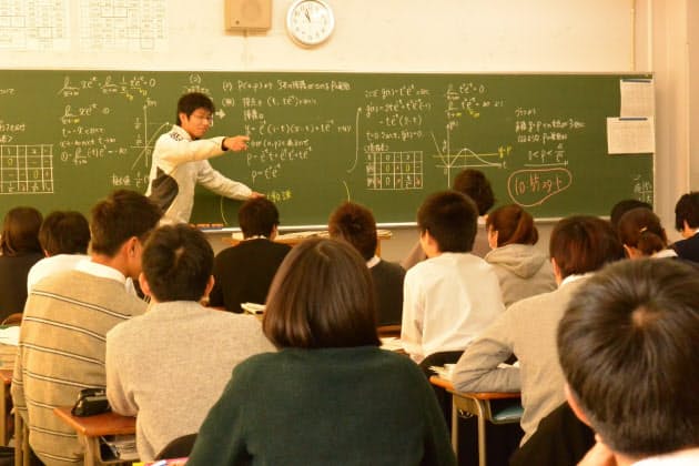 東大合格者は回復傾向だが 湘南 日本一の体育祭 はどうスゴい 文武両道の伝統 Nikkei Style 東大合格者は回復傾向だが 湘南 日本一の体育祭 はどうスゴい 文武両道の伝統 Nikkei Style