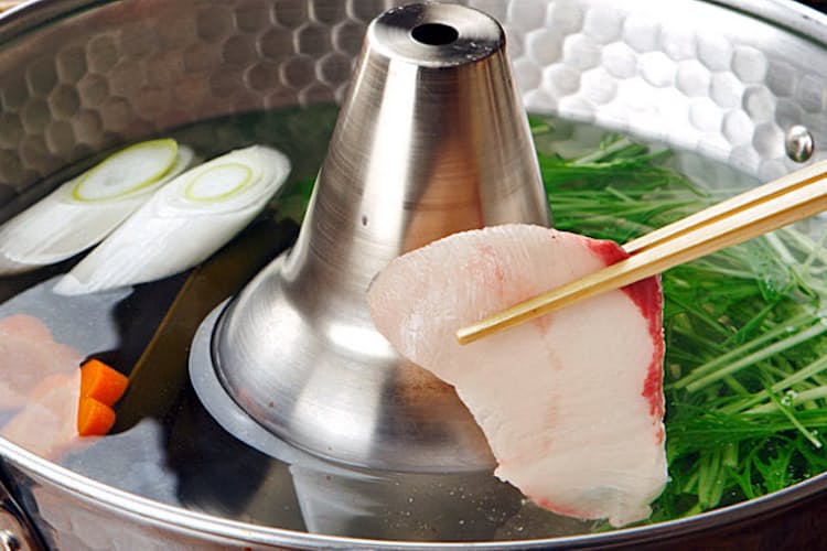 ブリのしゃぶしゃぶ 脂のった師走の味をサッパリと Nikkei Style ブリのしゃぶしゃぶ 脂のった師走の味をサッパリと Nikkei Style