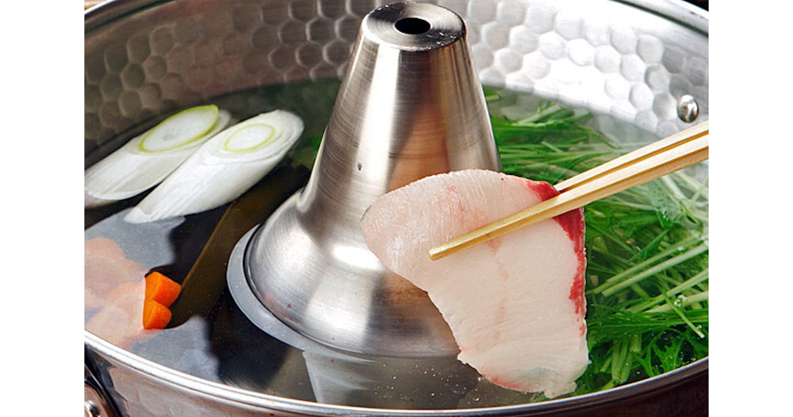 ブリのしゃぶしゃぶ 脂のった師走の味をサッパリと Nikkei Style ブリのしゃぶしゃぶ 脂のった師走の味をサッパリと Nikkei Style