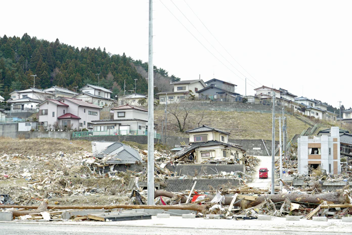 届かぬ被災地の声 支援阻む 情報断絶 日本経済新聞