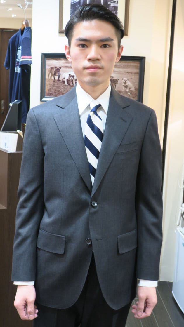 新社会人向けイチ推しスーツ まずは基本に忠実に Nikkei Style 新社会人向けイチ推しスーツ まずは基本に忠実に Nikkei Style