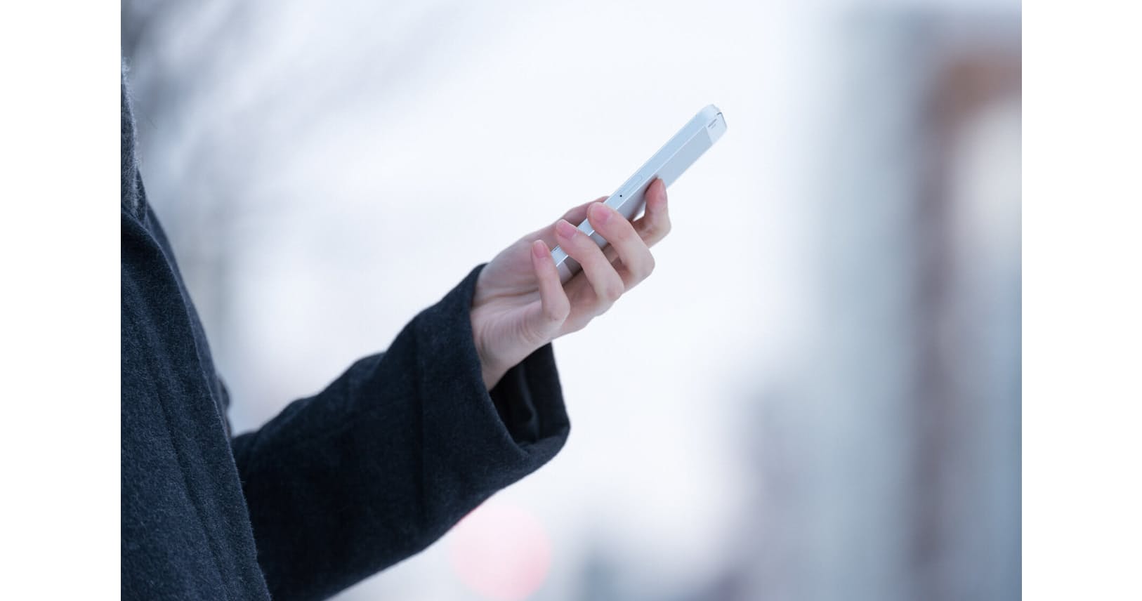 親指や手首がピリッ その痛み スマホのせいかも Nikkei Style 親指や手首がピリッ その痛み スマホのせいかも Nikkei Style