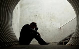 自殺を考え、実行してしまう人と踏みとどまる人の違いには、精神疾患の重症度のほかに、個人のパーソナリティーが大きく影響しているようです。写真はイメージ=(c)Felix Renaud-123RF
