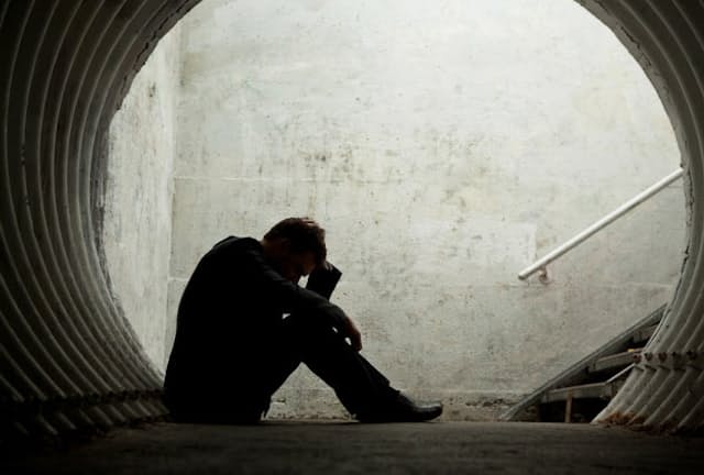 自殺を考え、実行してしまう人と踏みとどまる人の違いには、精神疾患の重症度のほかに、個人のパーソナリティーが大きく影響しているようです。写真はイメージ＝(c)Felix Renaud-123RF