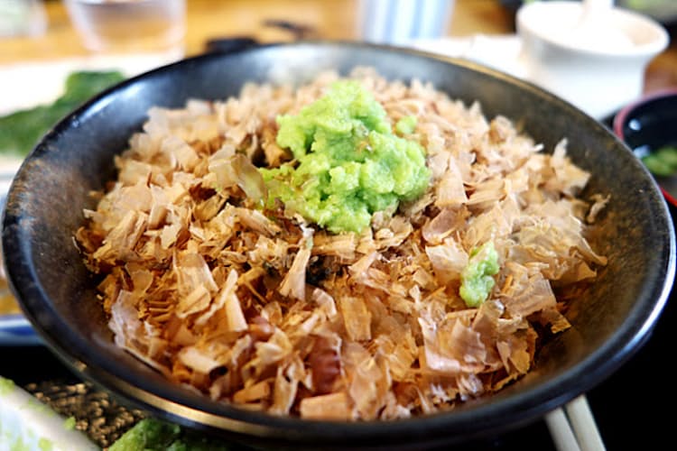 西伊豆わさび丼 おかかご飯におろしたてをたっぷりと Nikkei Style 西伊豆わさび丼 おかかご飯におろしたてをたっぷりと Nikkei Style