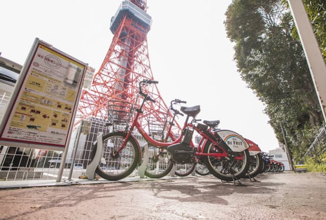 最近、東京都内でも見る機会が増えたシェアリングサービス。写真はドコモ・バイクシェアが運営する「docomo bike share」（写真　渡辺慎一郎＝スタジオキャスパー）