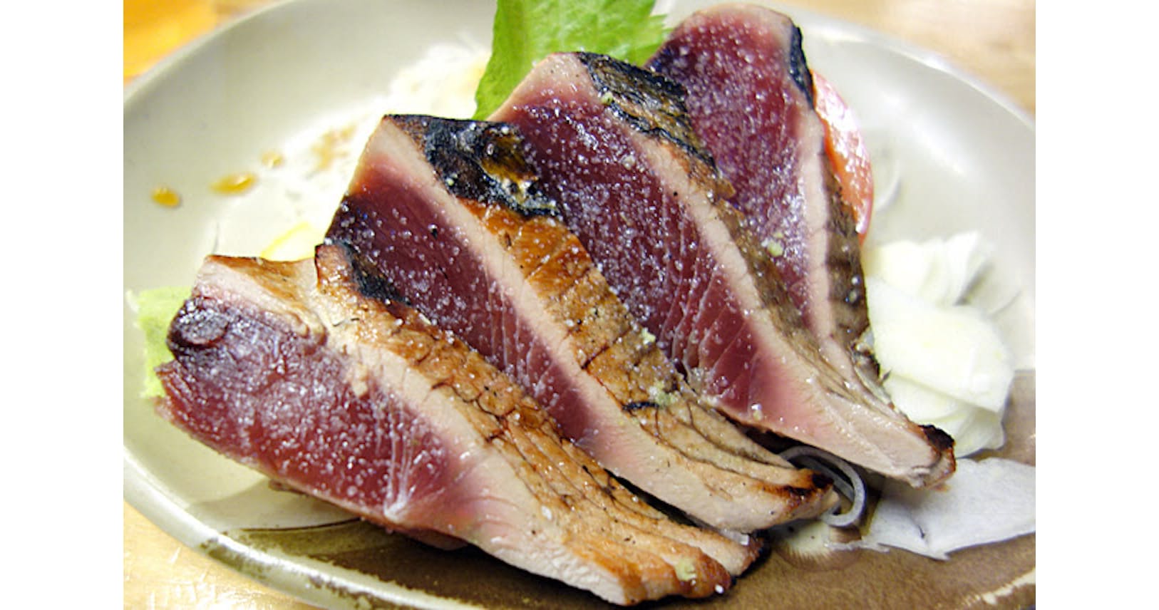 カツオの タタキ 由来は 本場高知は塩で味わう Nikkei Style カツオの タタキ 由来は 本場高知は塩で味わう Nikkei Style