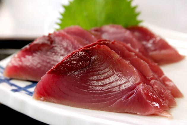 カツオの タタキ 由来は 本場高知は塩で味わう Nikkei Style カツオの タタキ 由来は 本場高知は塩で味わう Nikkei Style