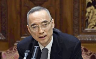 参院決算委で答弁する財務省の太田充理財局長(9日午前)=共同 参院決算委で答弁する財務省の太田充理財局長(9日午前)=共同