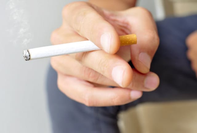 タバコの本数を大幅に減らしても、心筋梗塞や脳卒中のリスクは依然として高い。写真はイメージ＝(c)nito500-123RF