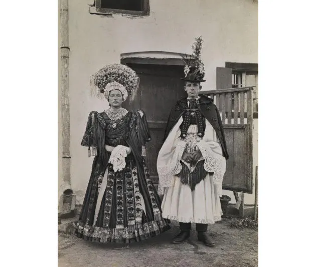 100年前は純白より多彩 世界のウエディングドレス Nikkei Style 100年前は純白より多彩 世界のウエディングドレス Nikkei Style