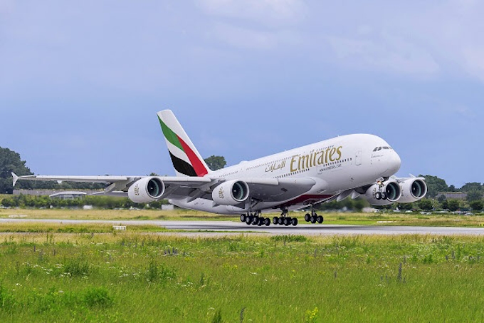 エミレーツ航空 関西国際空港 ドバイの定期便にa380型機を導入 日本経済新聞