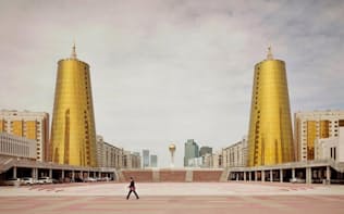 カザフスタン、アスタナの庁舎（2012年）（PHOTOGRAPH BY FRANK HERFORT）