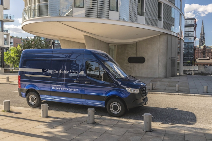 商用車のev化進めるダイムラー 19年に Esprinter 日本経済新聞