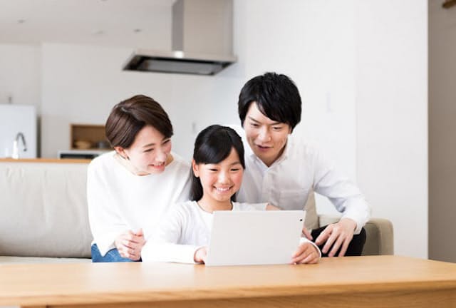 日本の中学生のパソコン所持率は30.3％と、他国に比べて段違いに低い（写真はイメージ＝PIXTA）