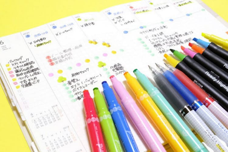 スタンプを押せる マーカーも消せる 進化系蛍光ペン Nikkei Style スタンプを押せる マーカーも消せる 進化系蛍光ペン Nikkei Style