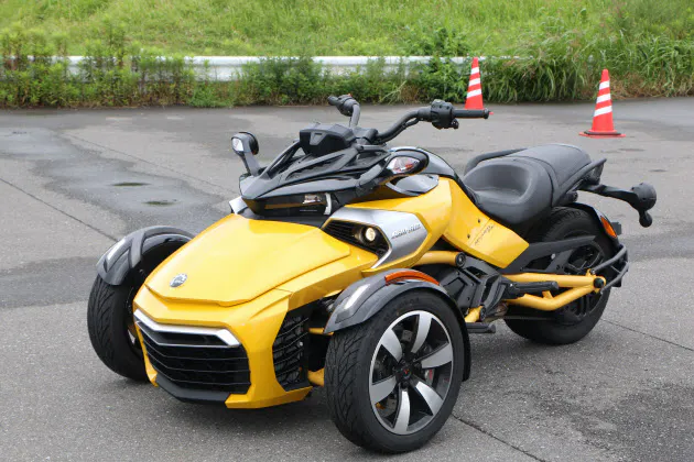 二輪免許不要の三輪オートバイ トライクに乗ってみた Nikkei Style 二輪免許不要の三輪オートバイ トライクに乗ってみた Nikkei Style