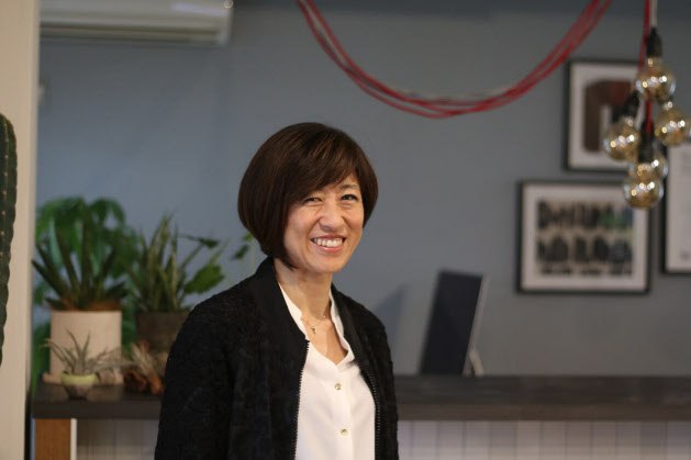 フィールグッドクリエーション代表取締役の玉井美由紀さんは日本に「CMFデザイン」を広めた先駆け的存在だ。