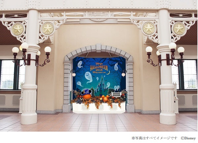 舞浜リゾートライン ディズニー ハロウィーン 開催に合わせディズニーリゾートラインでラッピング列車が運行 日本経済新聞