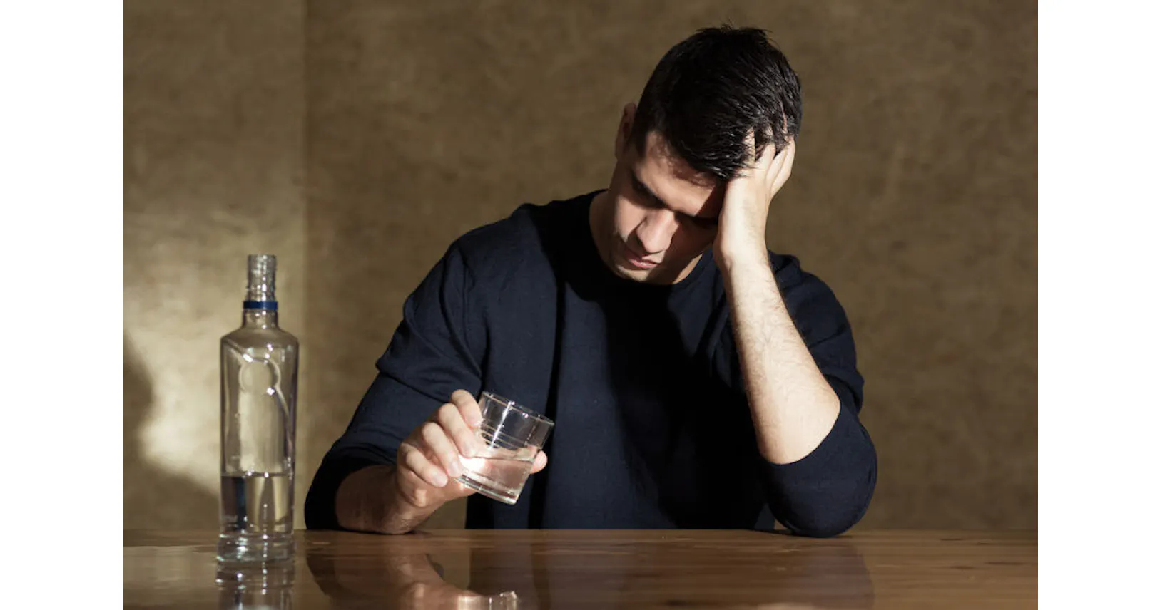 アルコール依存症の人は 自分が依存症と認めない Nikkei Style