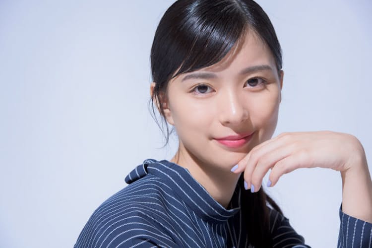 芳根京子 祖母に買ってもらった ここ一番の指輪 Nikkei Style 芳根京子 祖母に買ってもらった ここ一番の指輪 Nikkei Style