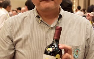 「椀子（マリコ）オムニス2015」について語るシャトー・メルシャンの安蔵光弘チーフ・ワインメーカー