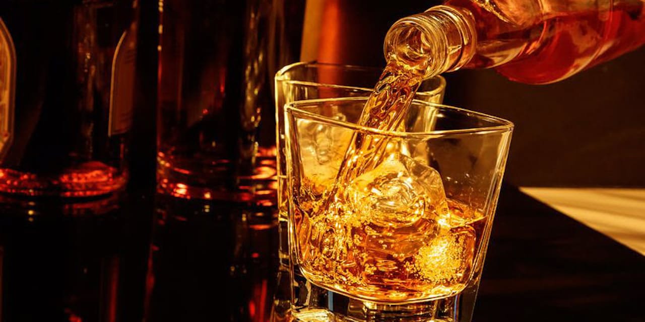 のどに刺激のある強い酒 飲み続けた人の末路は Nikkei Style のどに刺激のある強い酒 飲み続けた人の末路は Nikkei Style